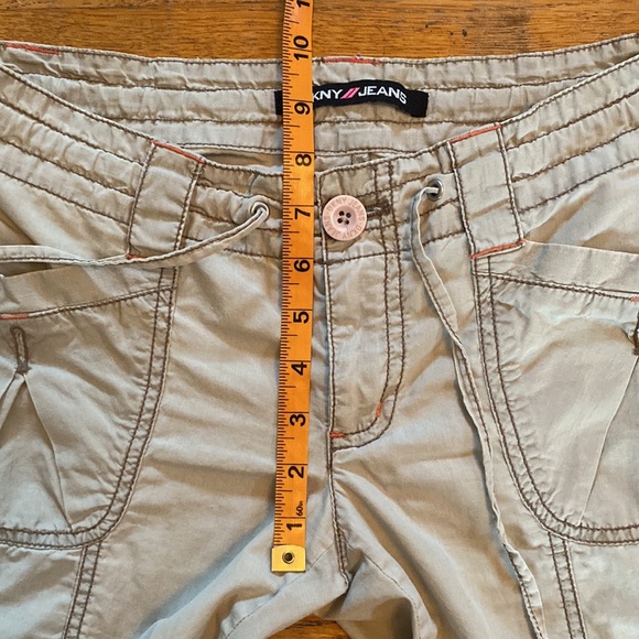 DKNY Capris Size 3 - Picture 5 of 9